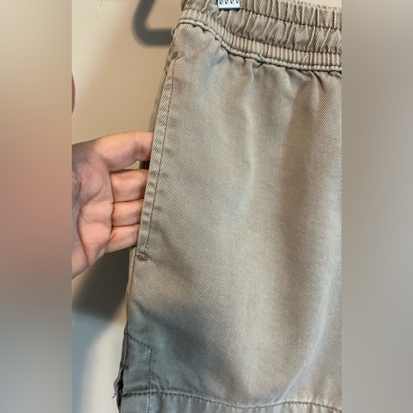 GAP Denim Stone Khaki Pull-On Elastic Waist  Shorts Cotton/Tencel Blend Size S - Picture 3 of 9